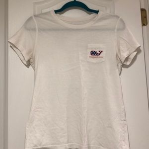 vineyard vines t-shirt